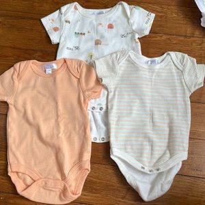 0-3 month pack of beau et belle onesies never worn but washed